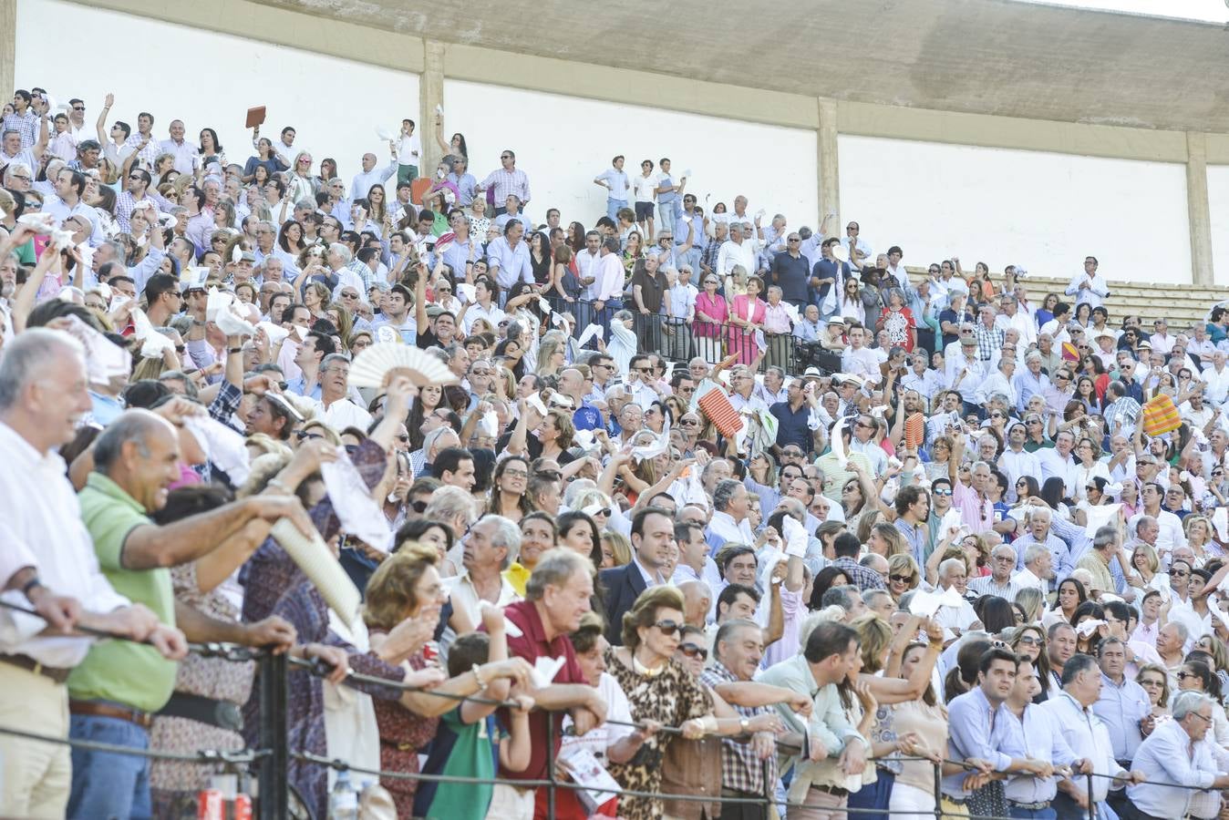 Perera y Campos salen a hombros en Badajoz