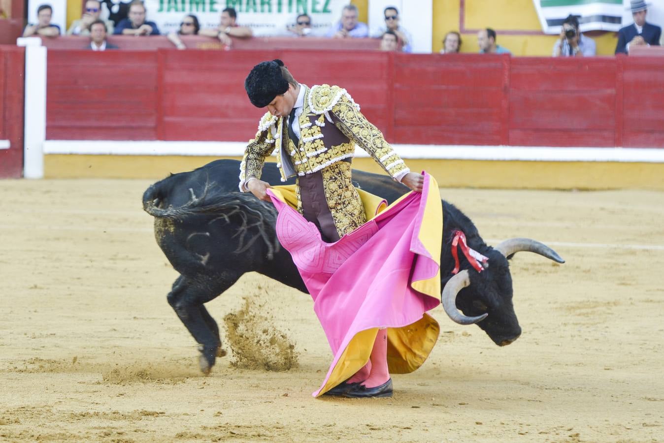 Perera y Campos salen a hombros en Badajoz