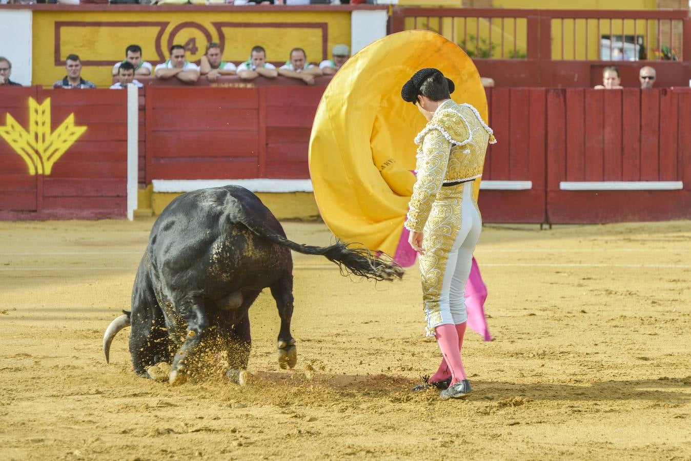 Perera y Campos salen a hombros en Badajoz