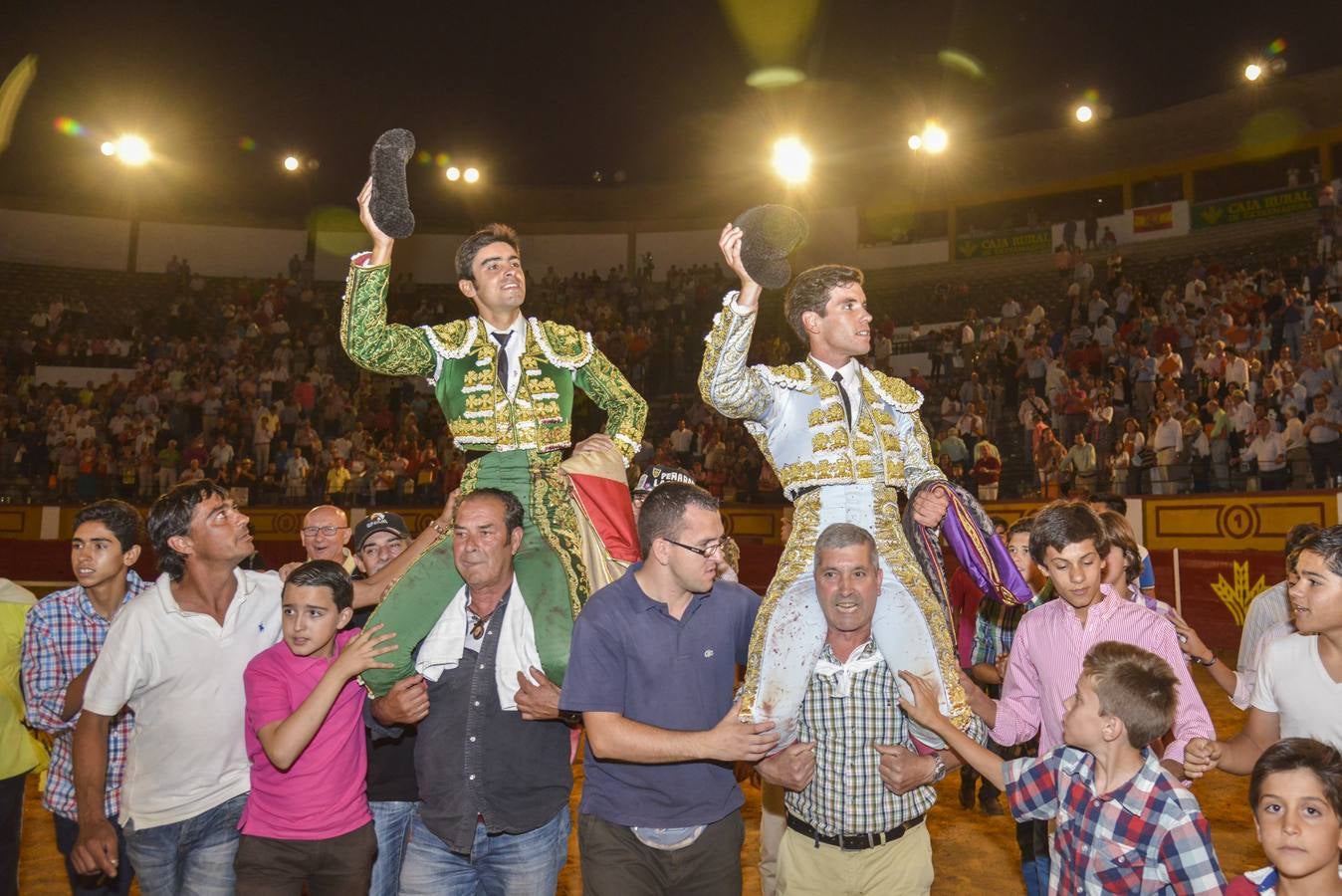 Perera y Campos salen a hombros en Badajoz