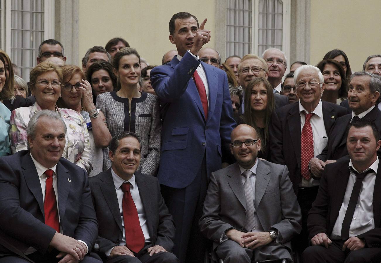 Los Reyes don Felipe y doña Letizia han recibido en el Palacio de El Pardo a unos 350 representantes de organizaciones que ejercen la solidaridad en España.