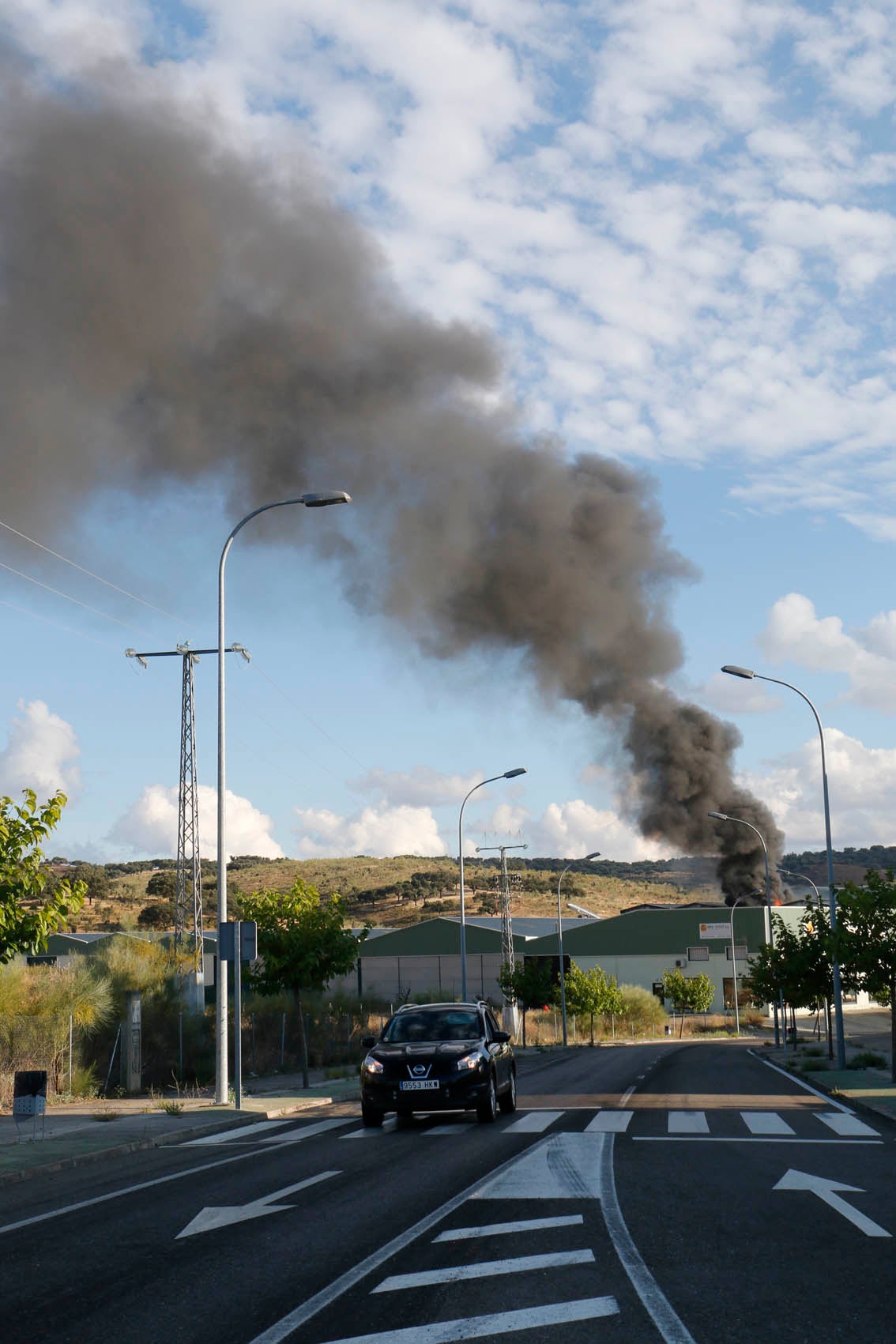 Arden varias naves de una compañía oleícola en Plasencia