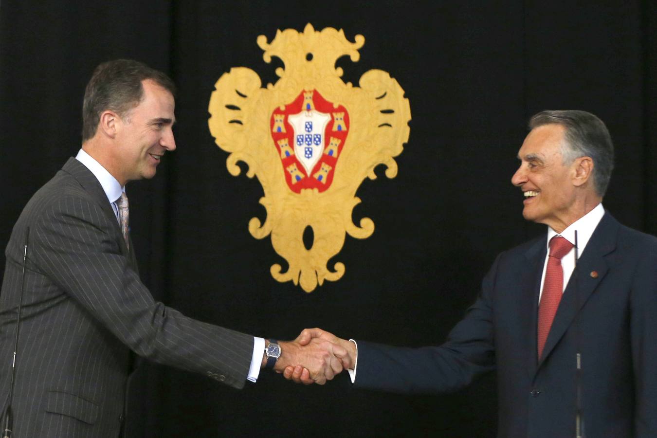 El Rey recibido por el presidente de la República. Felipe VI es recibido por el presidente de la República, Aníbal Cavaco Silva, en el Palacio de Belem, en Lisboa