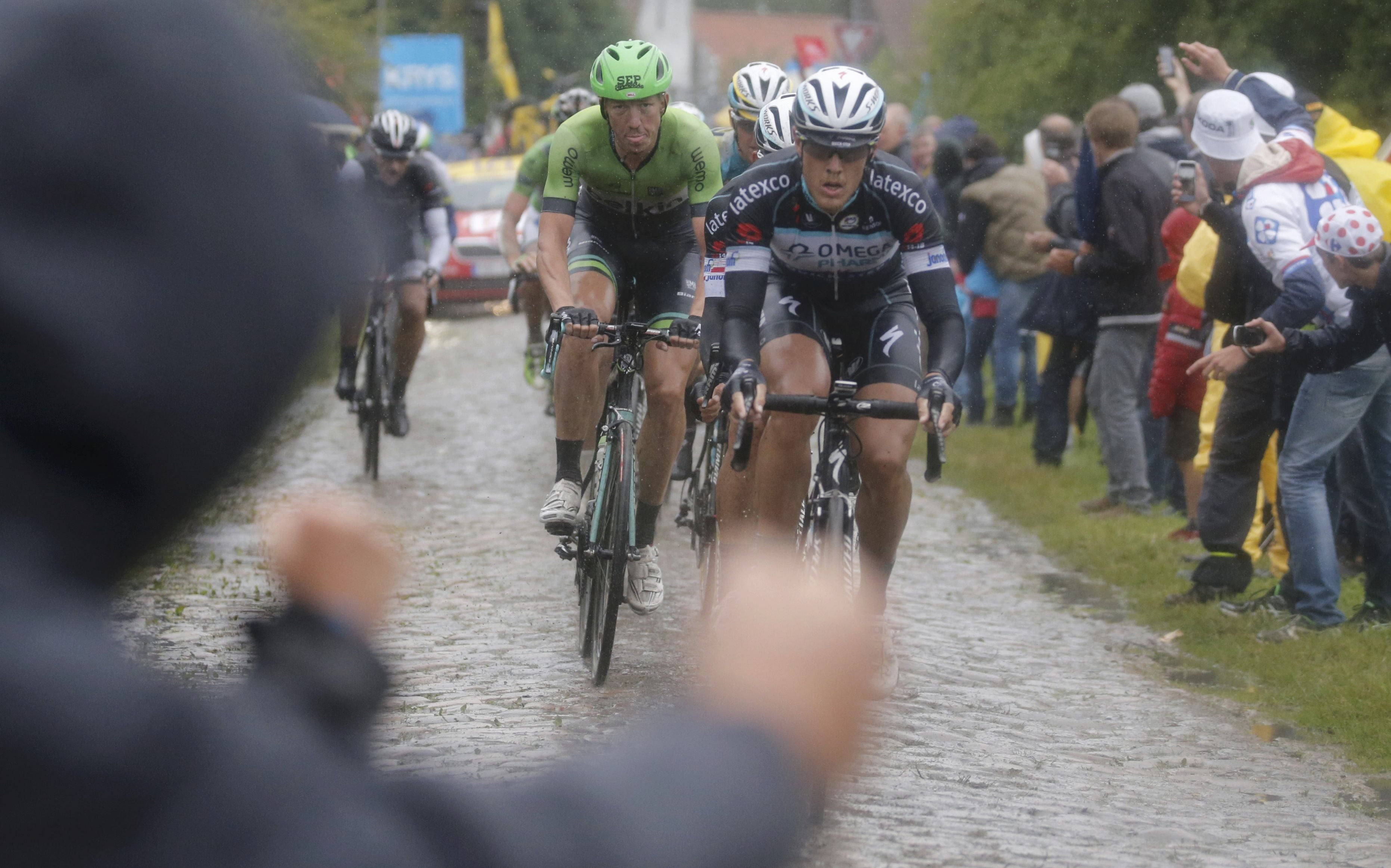 Nibali dinamita el Tour entre adoquines