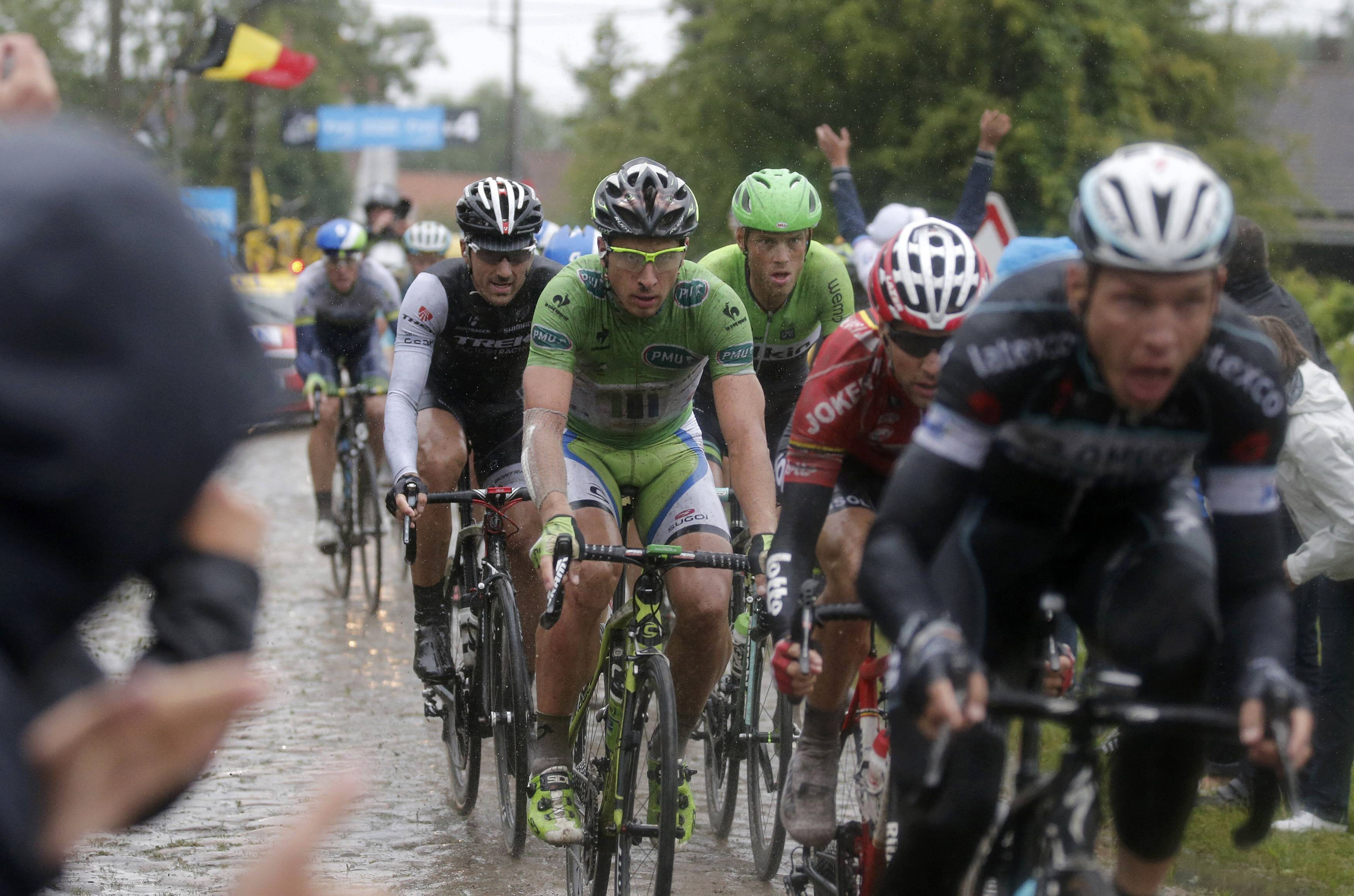 Nibali dinamita el Tour entre adoquines