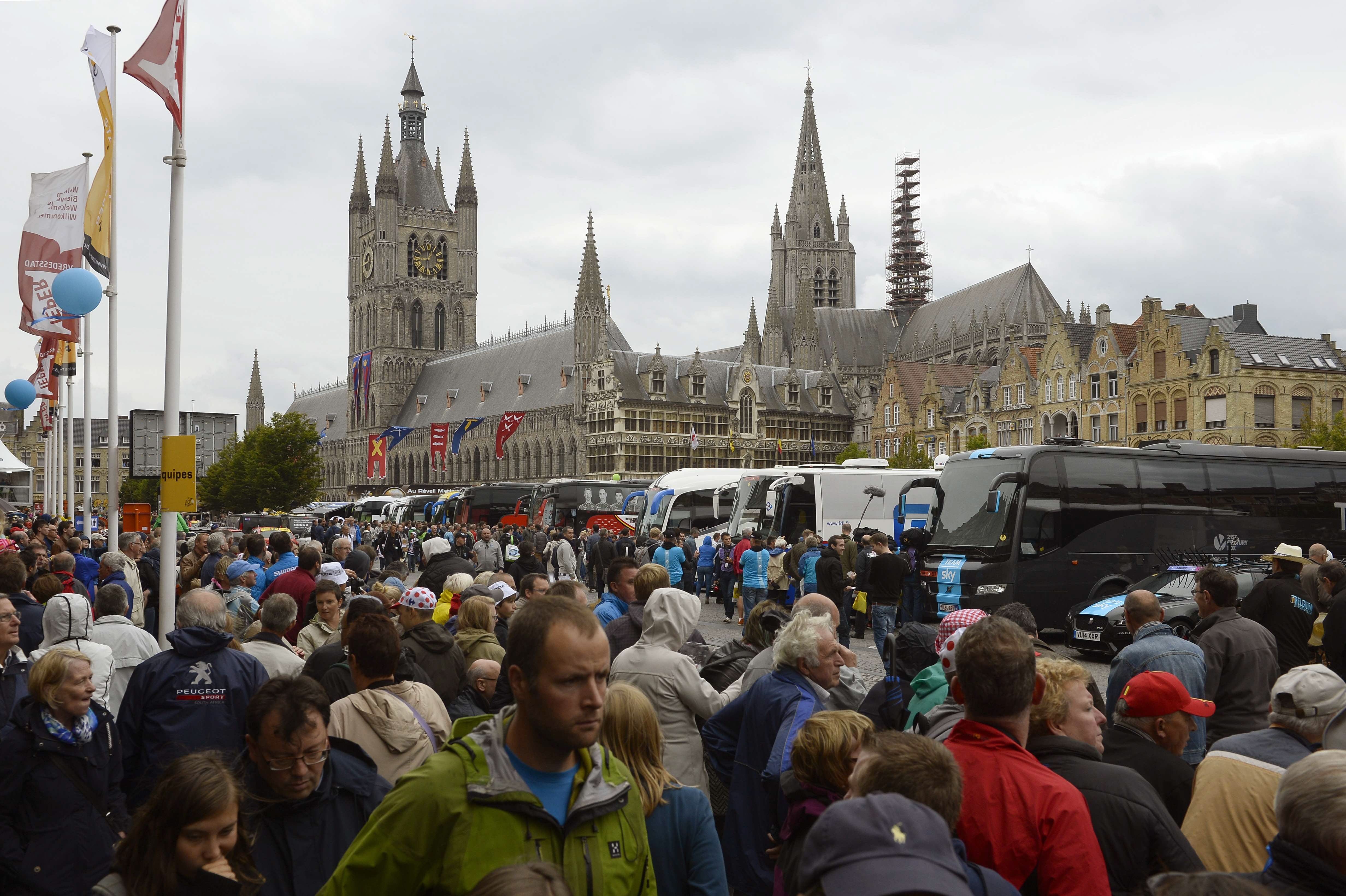 Nibali dinamita el Tour entre adoquines