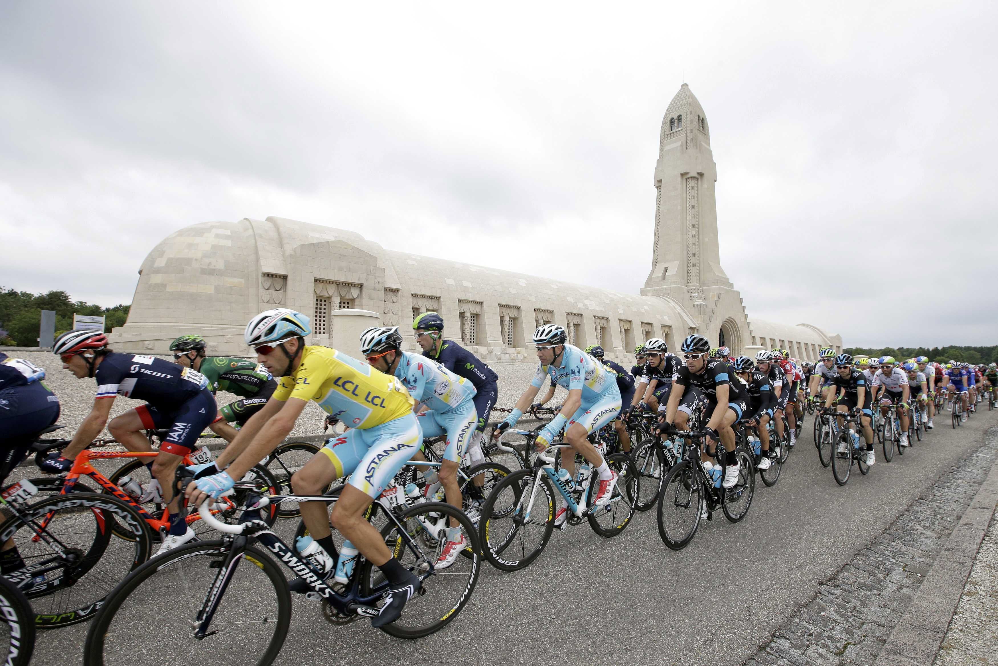 Victoria de Trentin delante de Sagan en la 7ª etapa del Tour de Francia