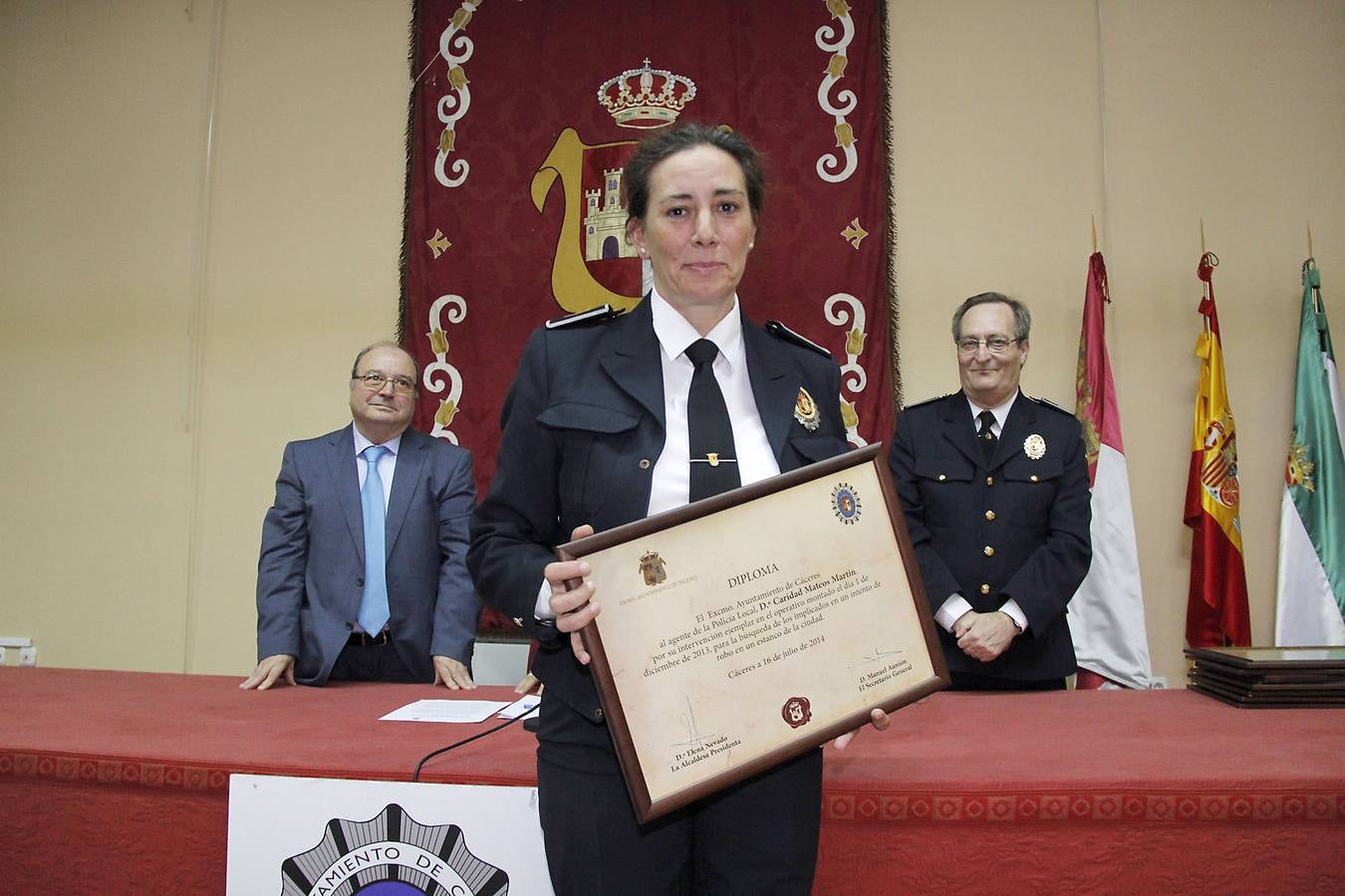 La Policía Local de Cáceres reconoce la labor de varios agentes