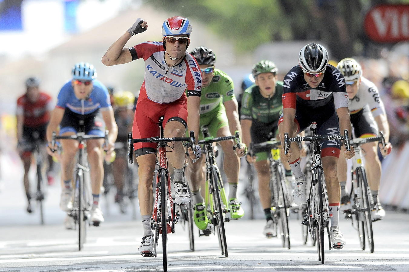 Alexander Kristoff celebra su victoria en la etapa