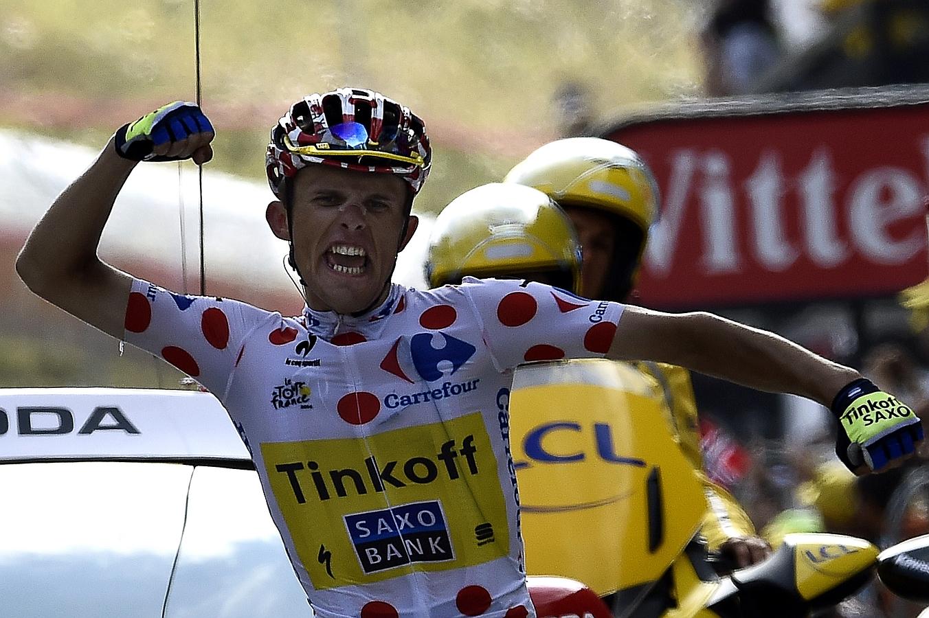 Rafal Majka celebra su victoria en la decimoséptima etapa del Tour