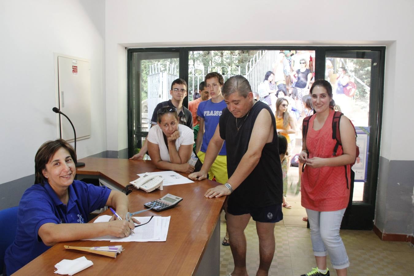 Lleno en las piscinas municipales cacereñas