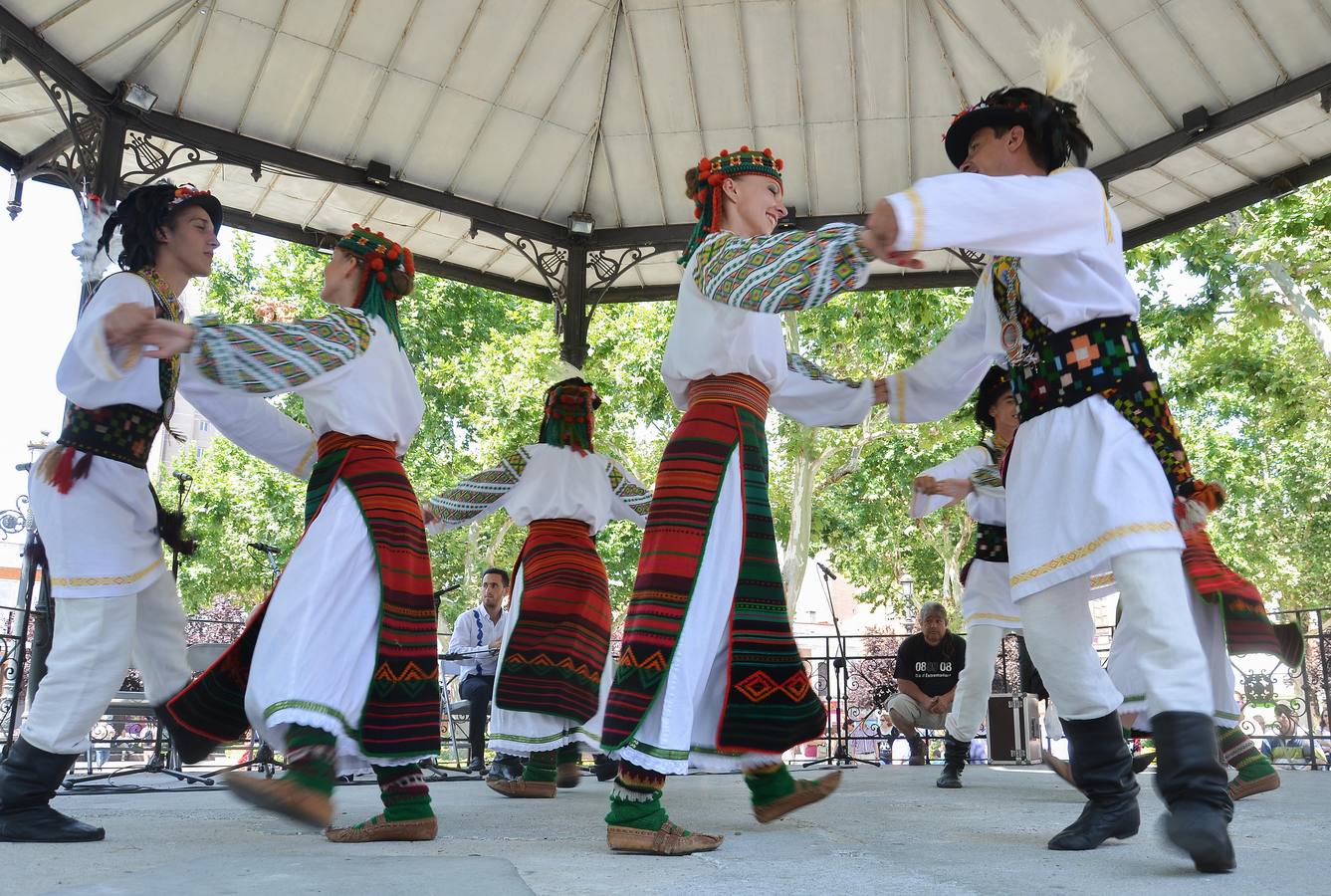 Badajoz baila con los pueblos del mundo