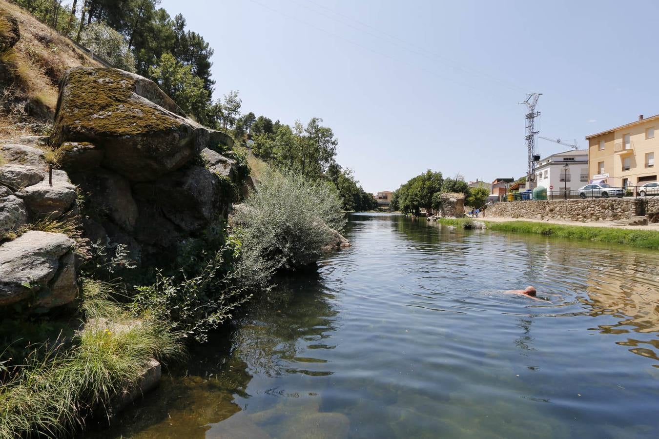 Las peligrosas zambullidas en el Charco del Pilar