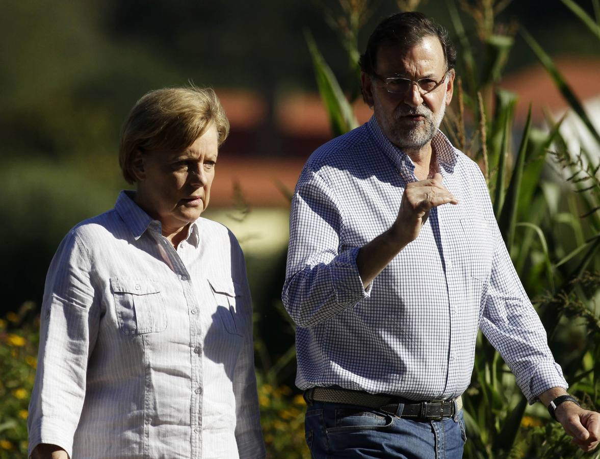 Angela Merkel y Mariano Rajoy recorren parte del Camino de Santiago.