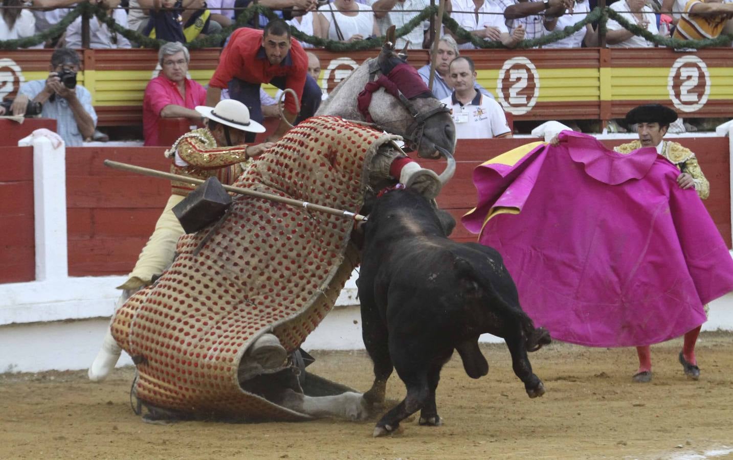 Tarde triunfal de Mora, Ferrera y Talavante en Mérida