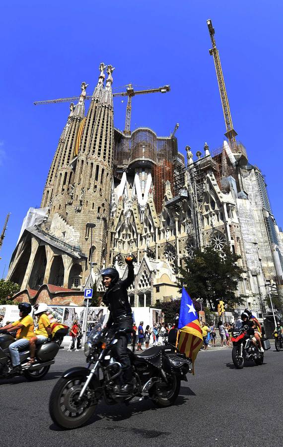 La &#039;V&#039; catalana reúne a más de medio millón de personas