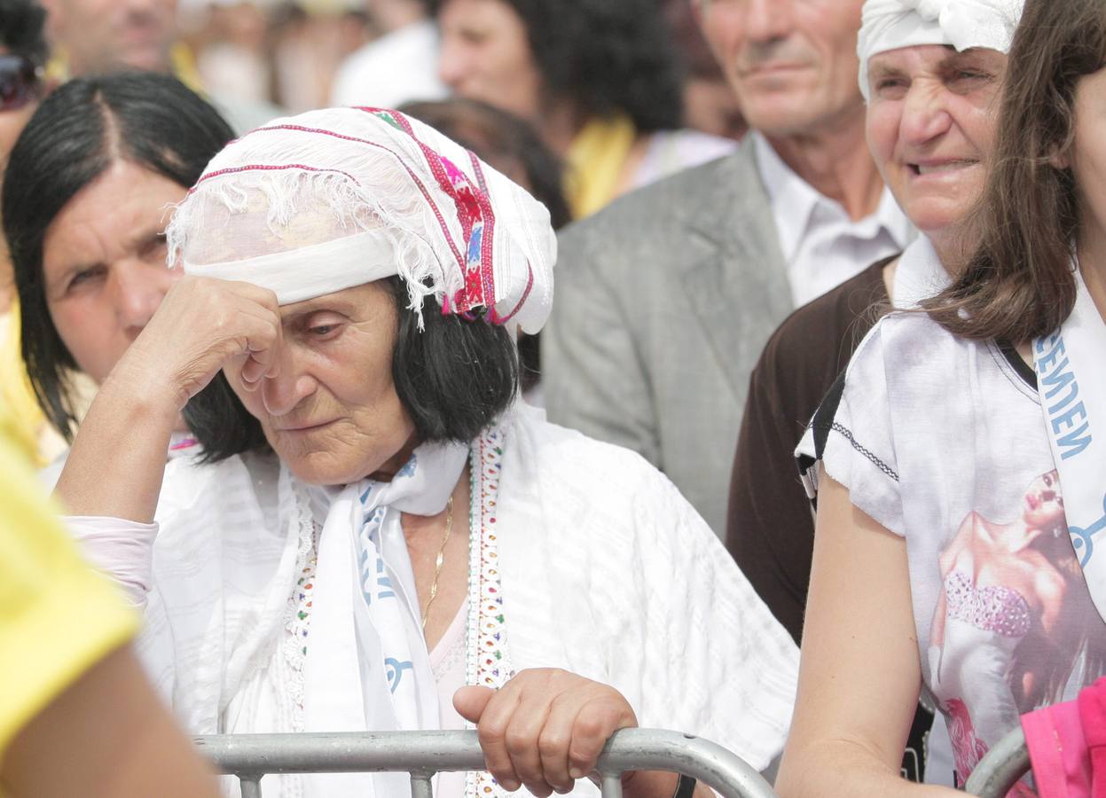 Domingo 21 de septiembre: Los creyentes participan en la Santa Misa, dirigido por el Papa Francis, en Tirana, Albania, 21 de septiembre de 2014 el Papa Francisco condenó extremistas islámicos para el uso de la religión para justificar el terrorismo, en un discurso ante decenas de miles de personas durante una visita de un día a Albania. Foto: EFE