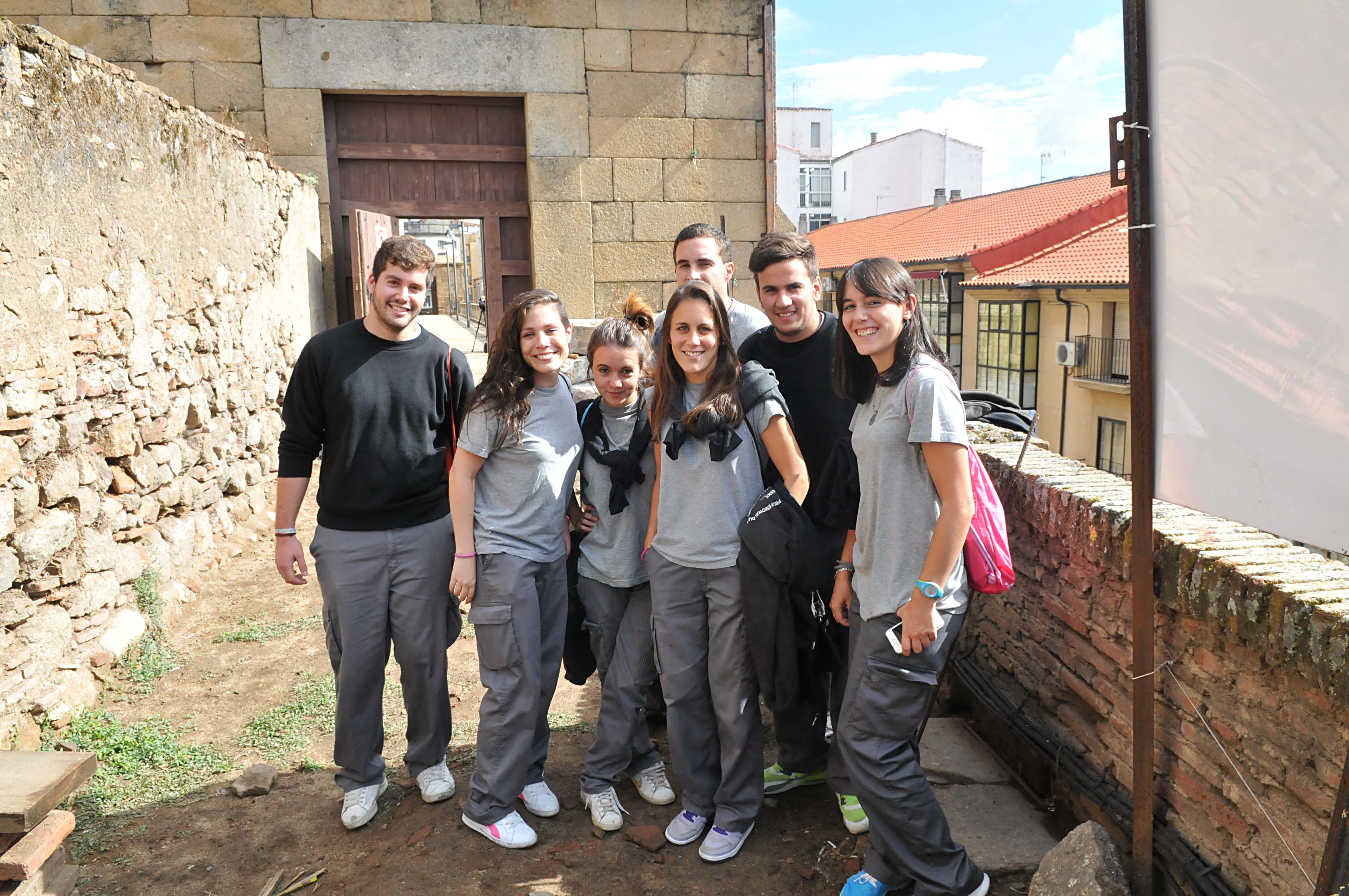 Los trabajos en la barbacana sacan  a la luz nuevos vestigios históricos