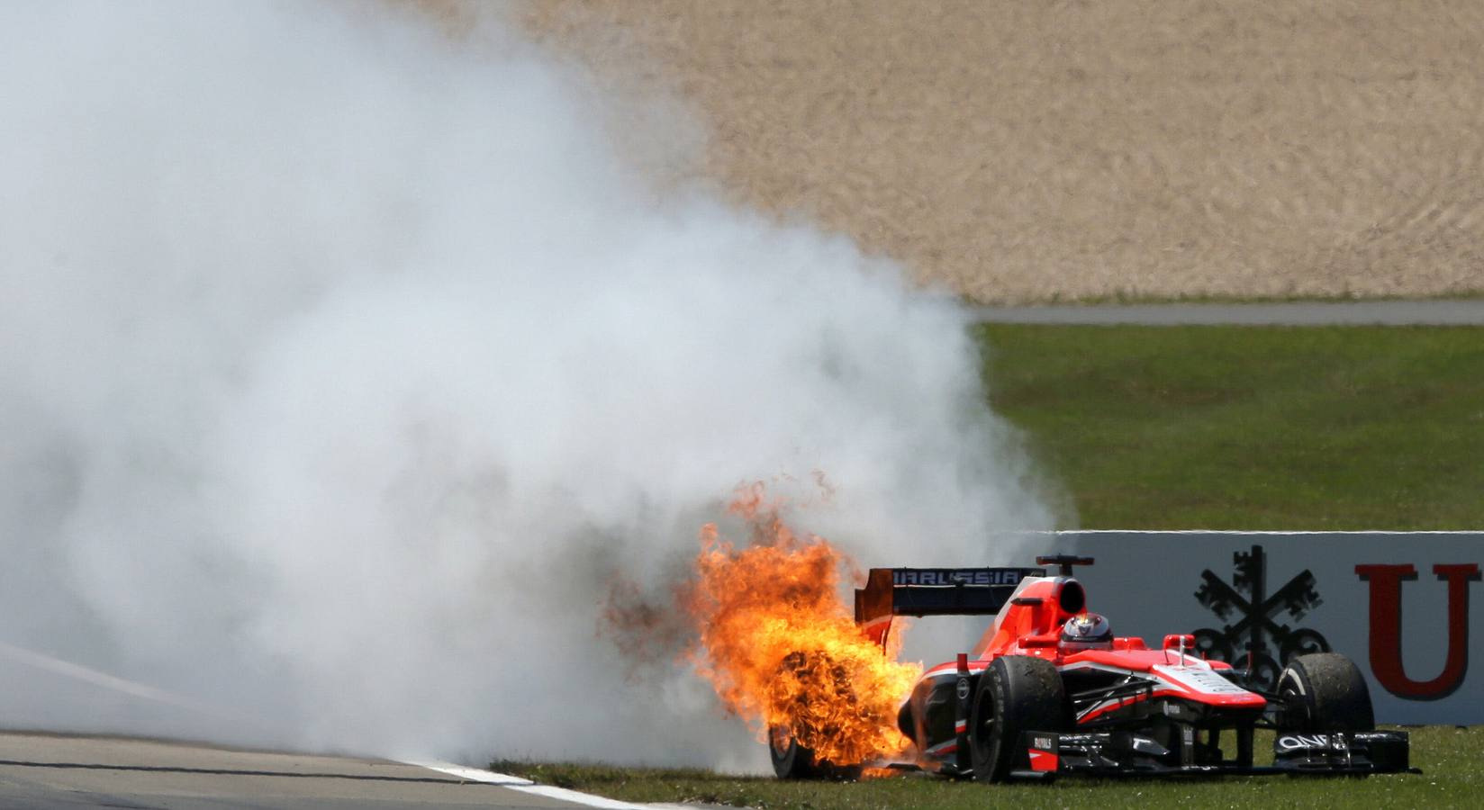 El monoplaza de Bianchi sufrió un incendio en el circuito de Nuerburgring en julio de 2013.