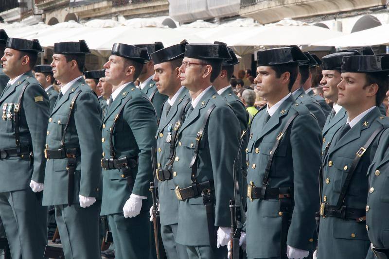 3.000 personas en el primer acto de la Guardia Civil en la Plaza Mayor