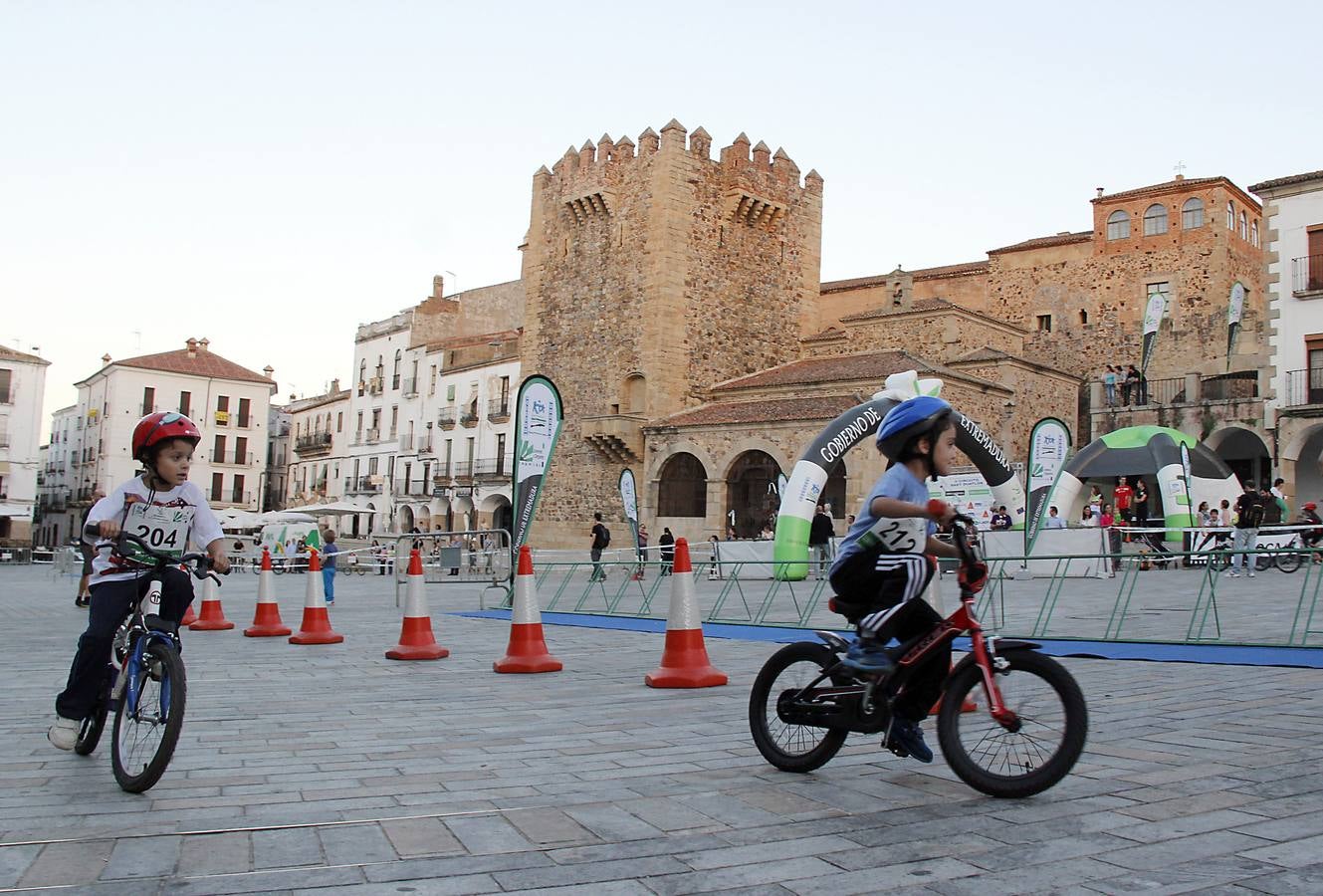 La Plaza Mayor de Cáceres acoge el II Circuito Baby Duatlón