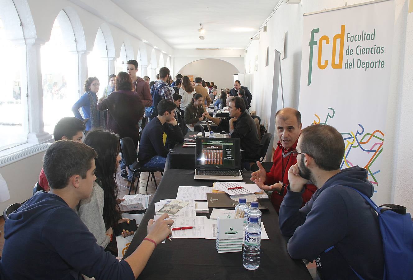 Feria de estudiantes en Cáceres