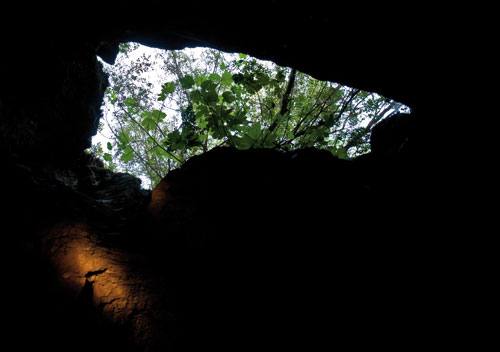 Cueva de Fuentes de León.