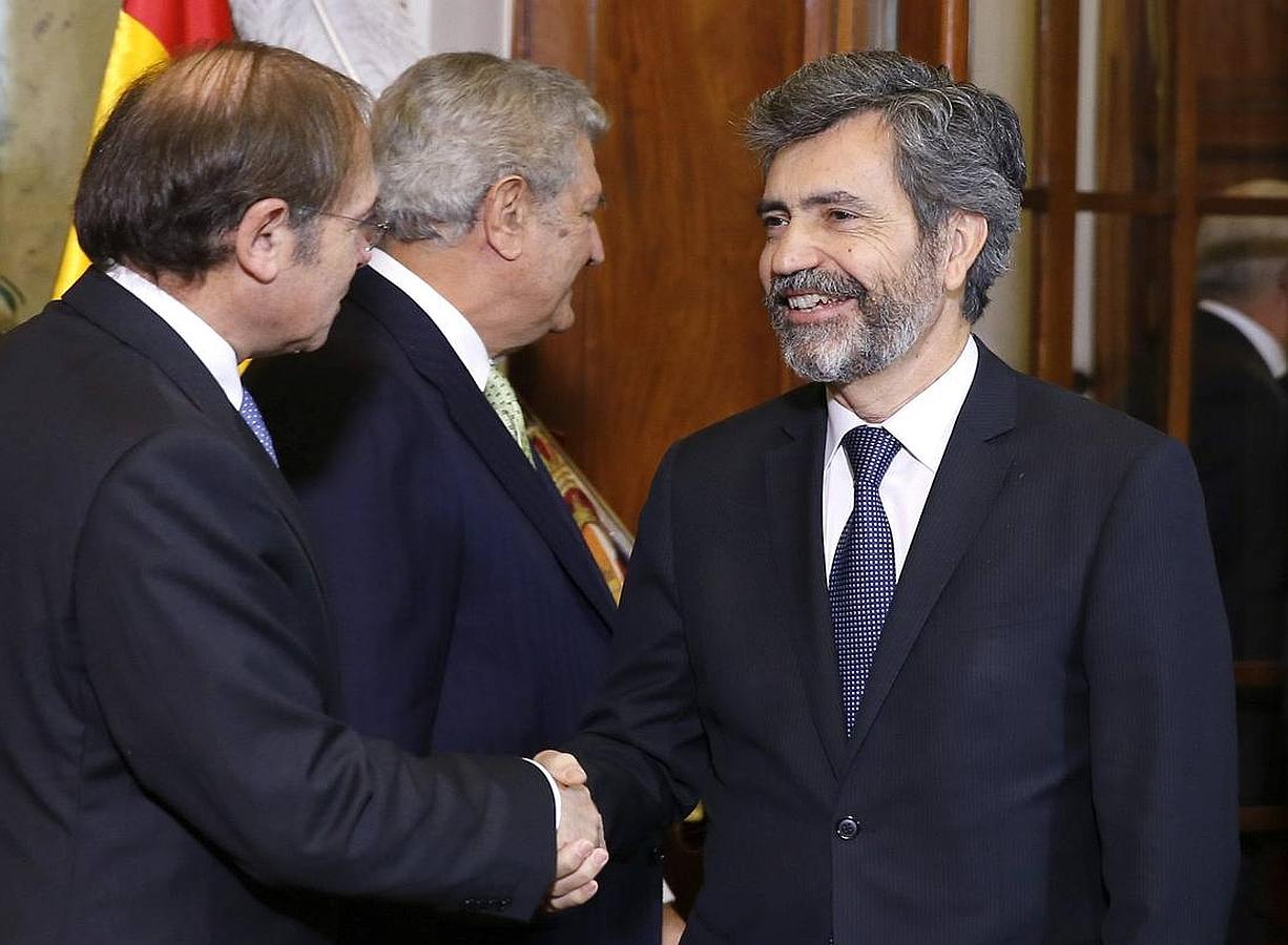 Garcia Escudero saluda al presidente del Consejo General del Poder Judicial y presidente de Tribunal Supremo, Carlos Lesmes.