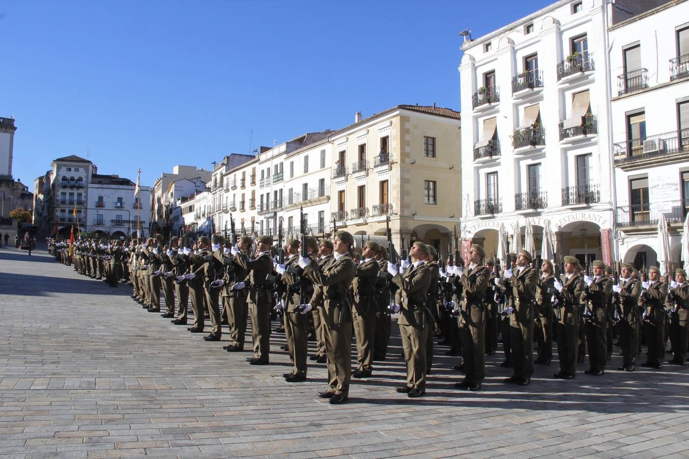 El Cefot celebra sus 50 años con un acto en la Plaza Mayor de Cáceres