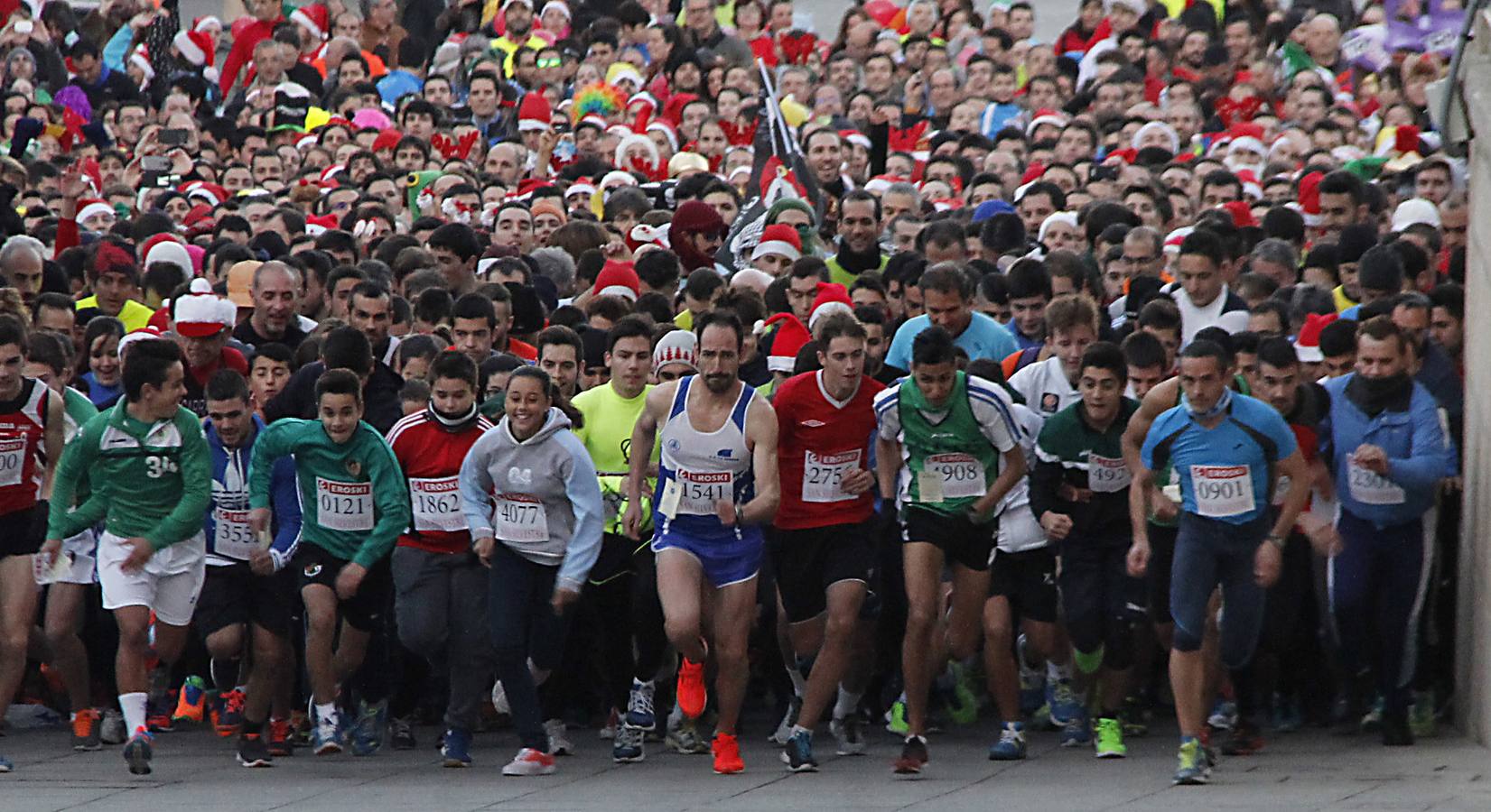 6.000 personas despiden el año corriendo en la San Silvestre cacereña