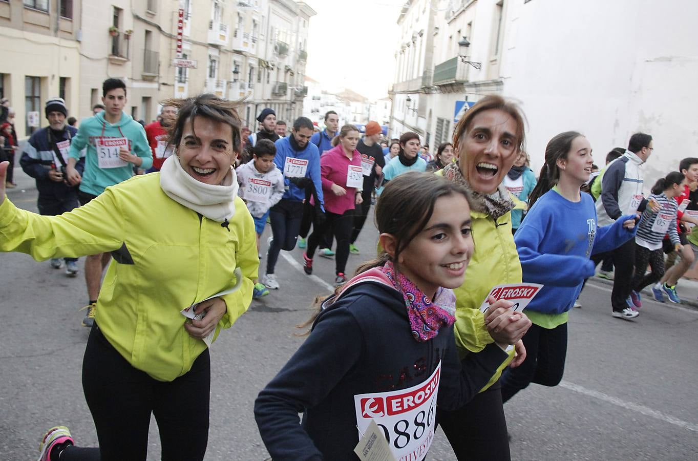 6.000 personas despiden el año corriendo en la San Silvestre cacereña