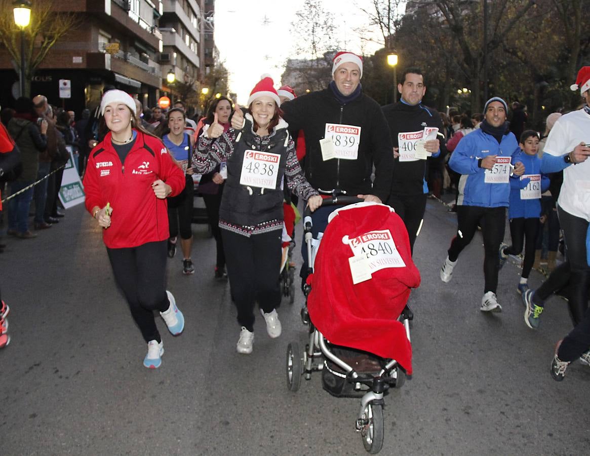 6.000 personas despiden el año corriendo en la San Silvestre cacereña