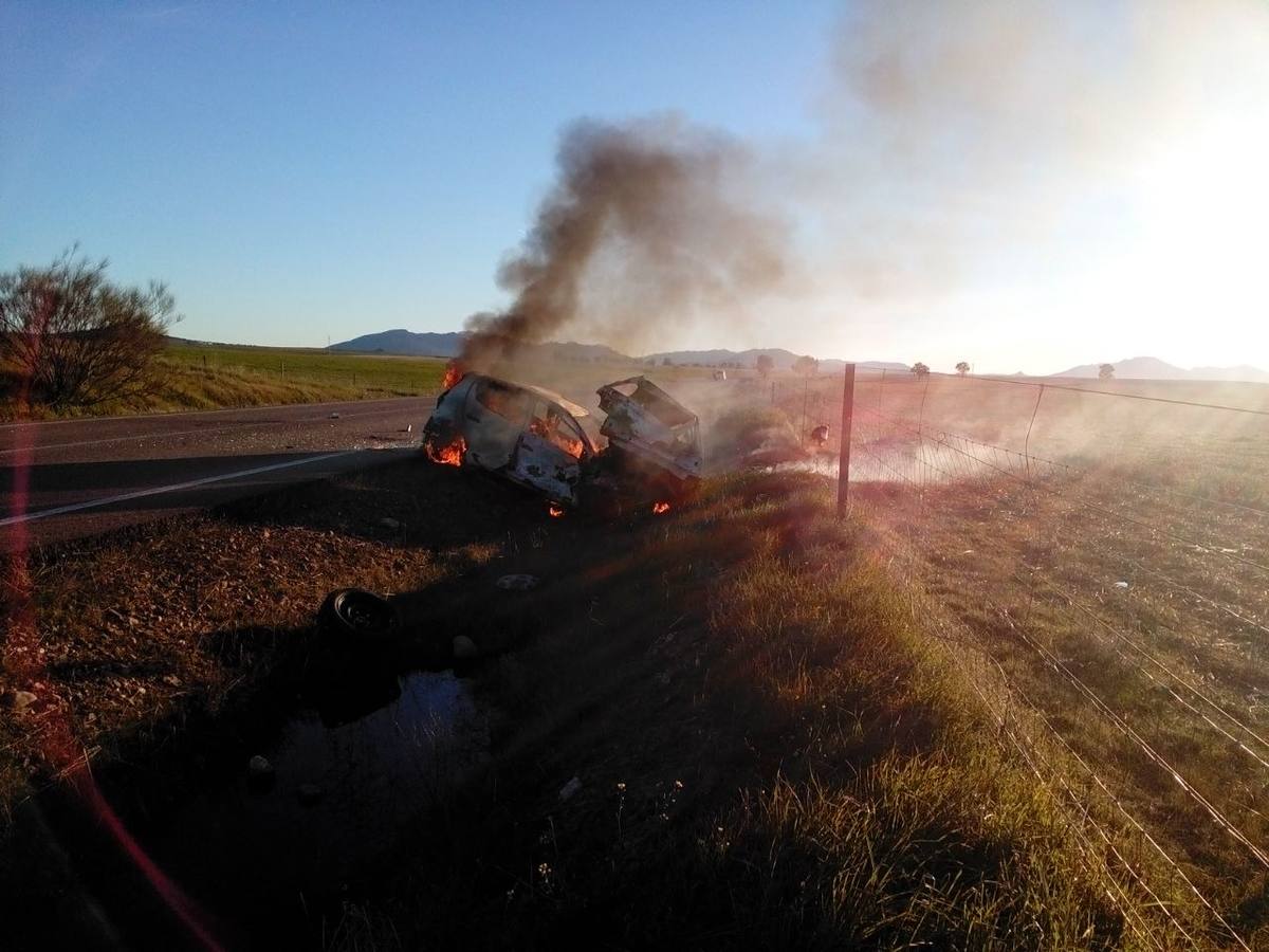 Así quedaron los vehículos del accidente mortal cerca de Zarza Capilla