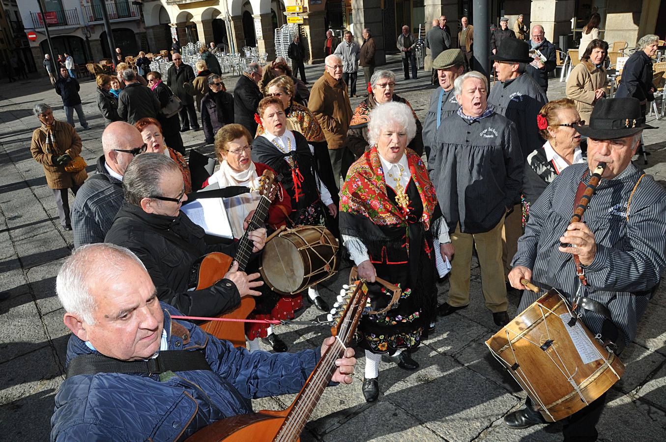 Plasencia celebra el día de San Fulgencio con migas en la Plaza Mayor