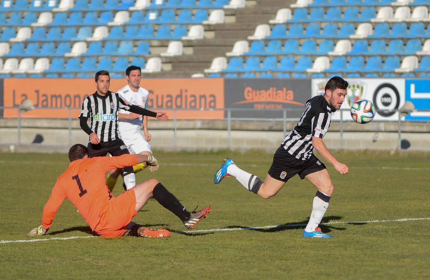 El Badajoz reconquista el Nuevo Vivero