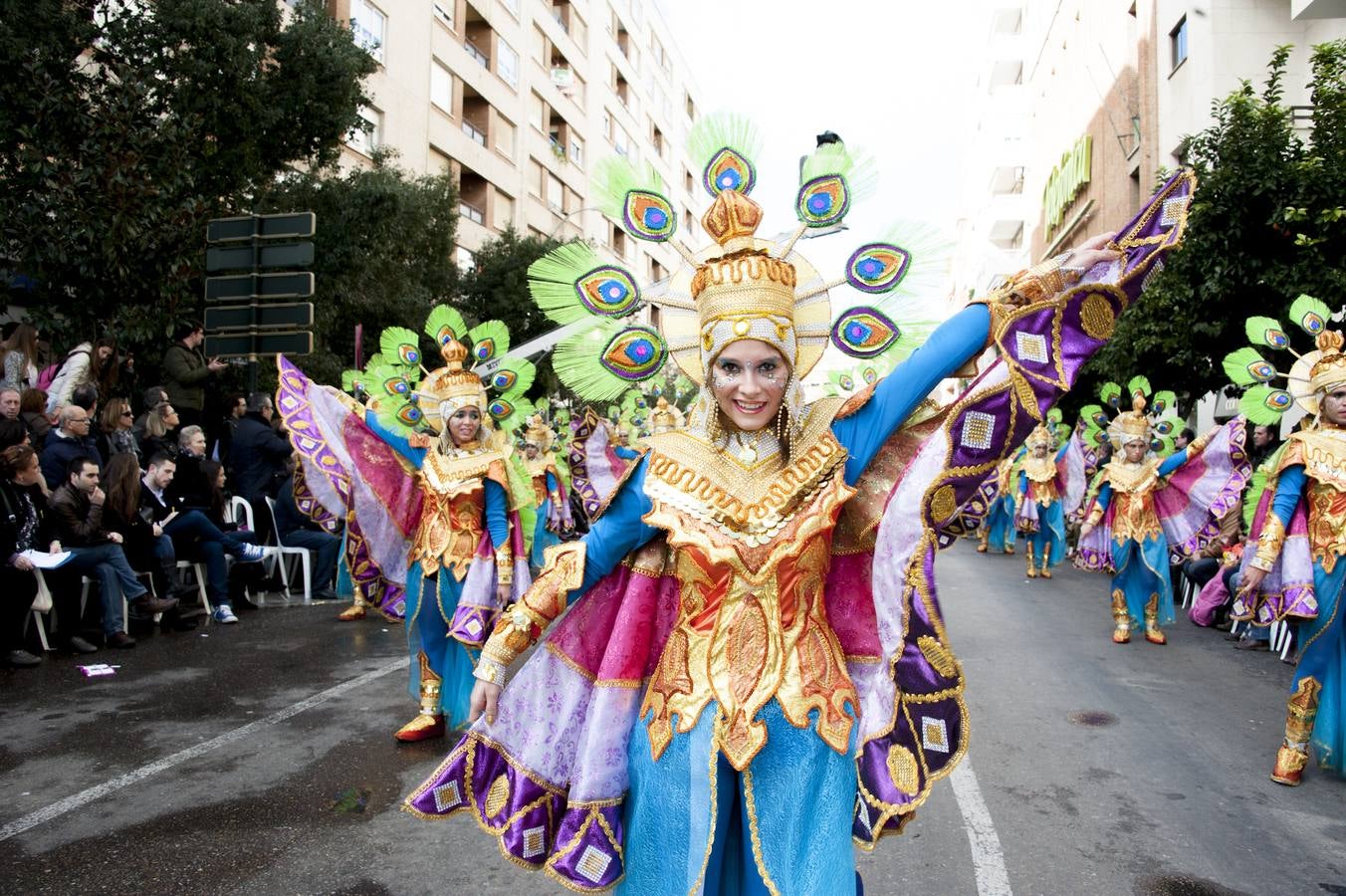 Caretos Salvavidas abrió el desfile con su viaje a la India