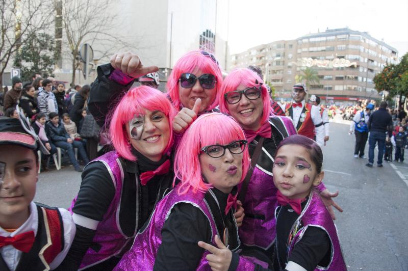 Artefactos y grupos menores en el desfile del Carnaval de Badajoz