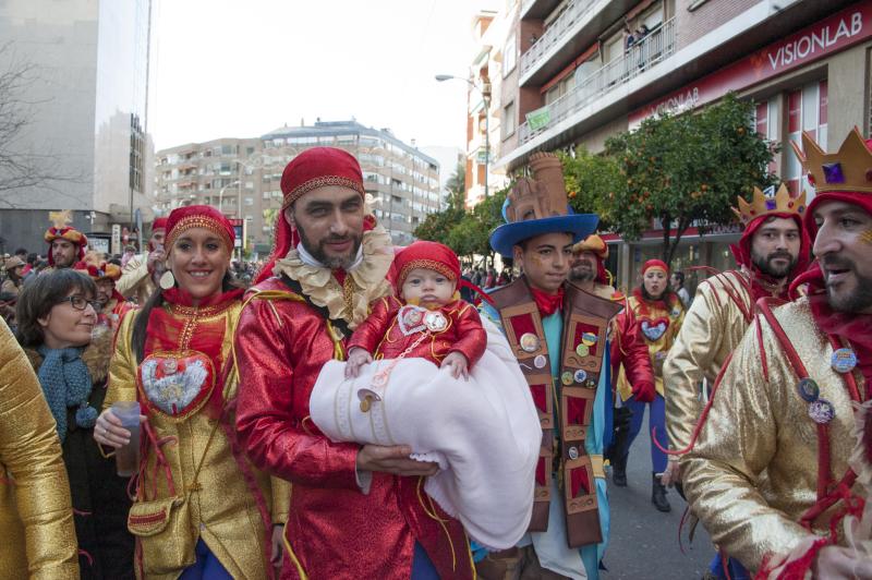 Artefactos y grupos menores en el desfile del Carnaval de Badajoz