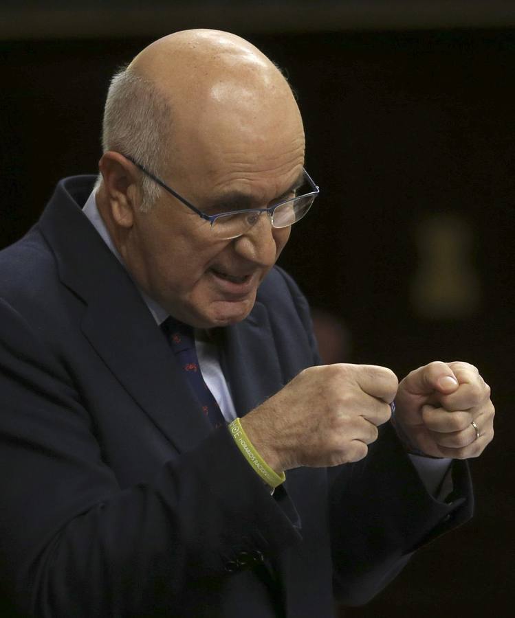 Duran demanda más empleo y de más calidad. El portavoz de CiU en el Congreso, Josep Antoni Durán i Lleida, ha reclamado durante su intervención que el Gobierno trabaje en propiciar las condiciones oportunas para que se cree más empleo y de mayor calidad.