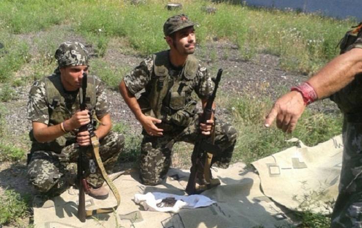 Detenidos ocho combatientes españoles retornados del conflicto de Ucrania. R.M.P (Izquierda) y Á.D.A.M. (Derecha).