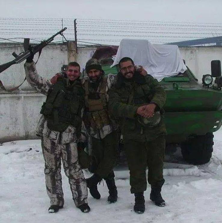 Detenidos ocho combatientes españoles retornados del conflicto de Ucrania. 08 - A.I.B. (izquierda), S.M.B.V. (centro) y D.S.A. (derecha)