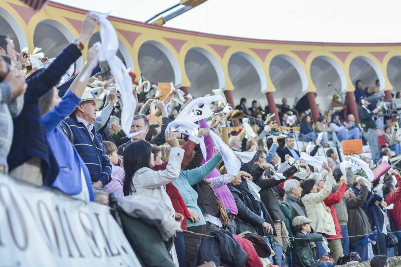 Ambiente en la plaza de toros de Olivenza 2014
