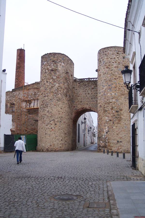 Puerta de Alconchel en la muralla
