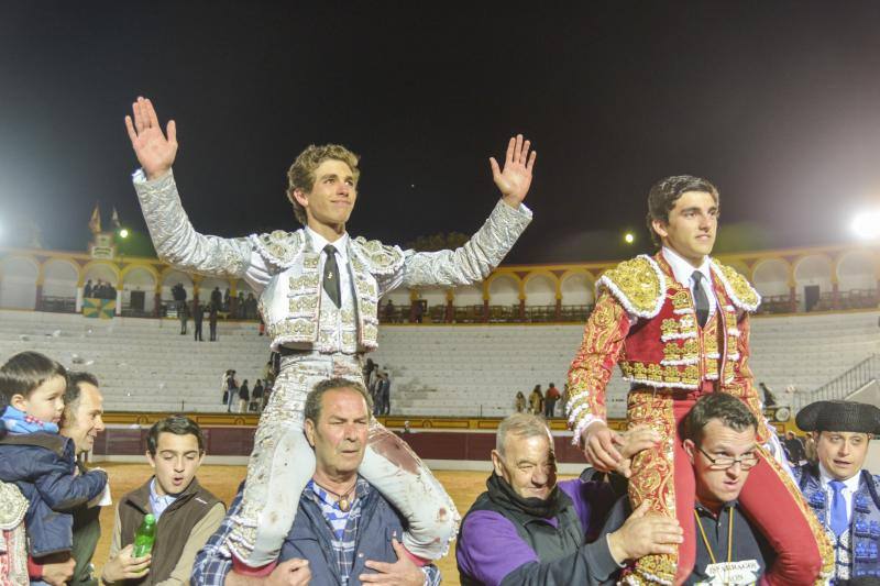 Ginés Marín y Luis Manuel Terrón abandonan la plaza de Olivenza a
