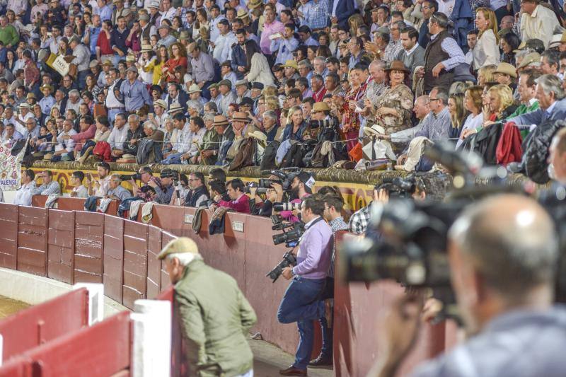 Ambiente y tendidos en el domingo de Olivenza