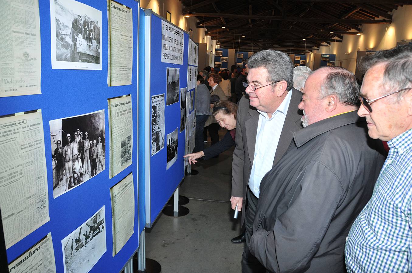 Homenaje a los fallecidos en las obras de construcción de las presa de Torrejón el Rubio