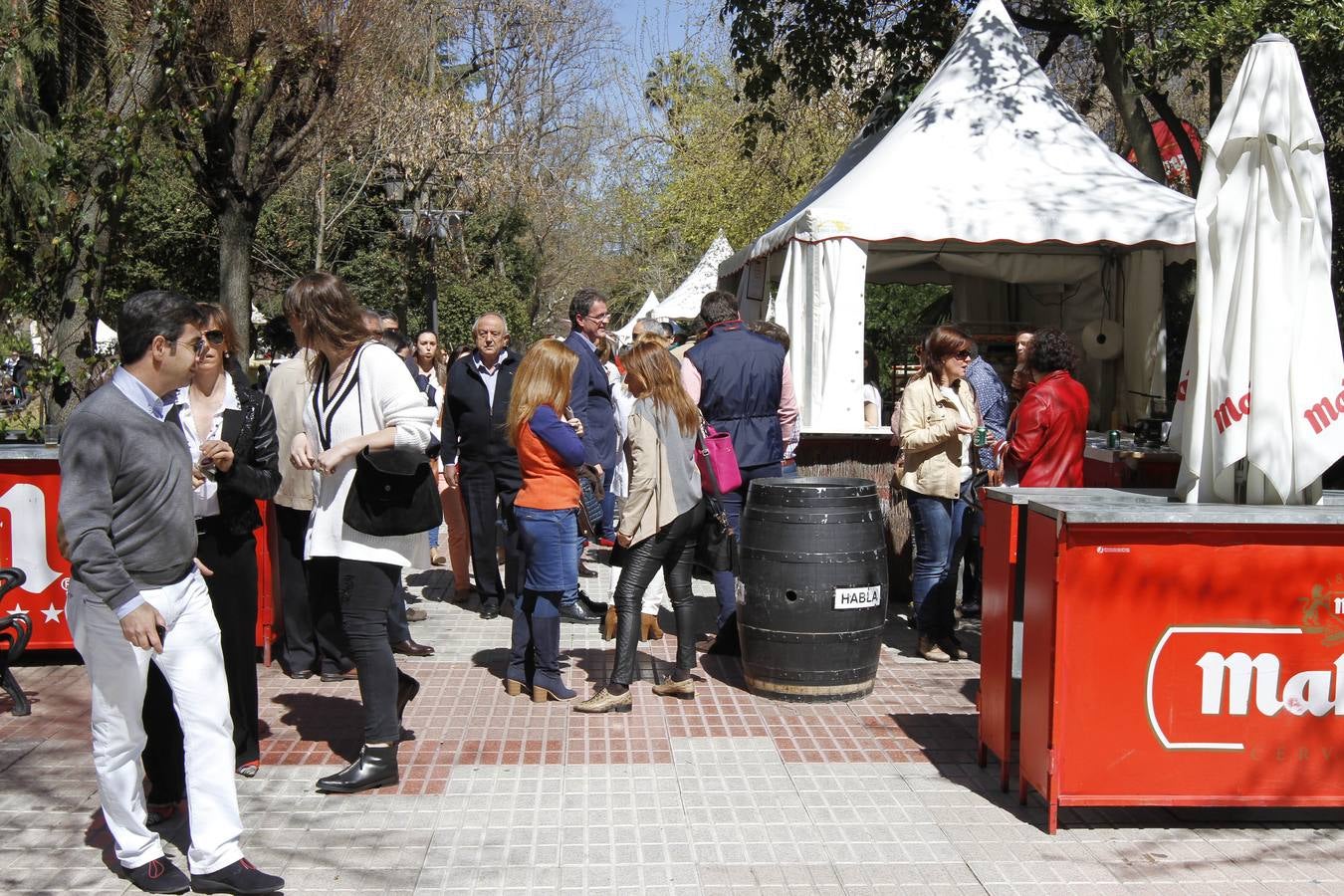 Viernes, 27 de marzo. 108 propuestas culinarias participaron en Extregusta durante el fin de semana en Cáceres. Un certamen donde la protagonista fue la tapa en las 30 casetas instaladas en el Paseo de Cánovas. Fotografías: Armando.