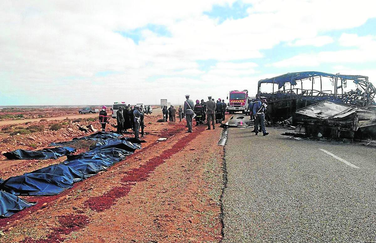 Viernes, 10 de abril: Al menos 33 personas murieron, muchos de ellos niños, y otras nueve resultaron heridas en un accidente ocurrido en la provincia de Tan-Tan, al sur de Marruecos, cuando un autobús colisionó contra un camión y se incendió.