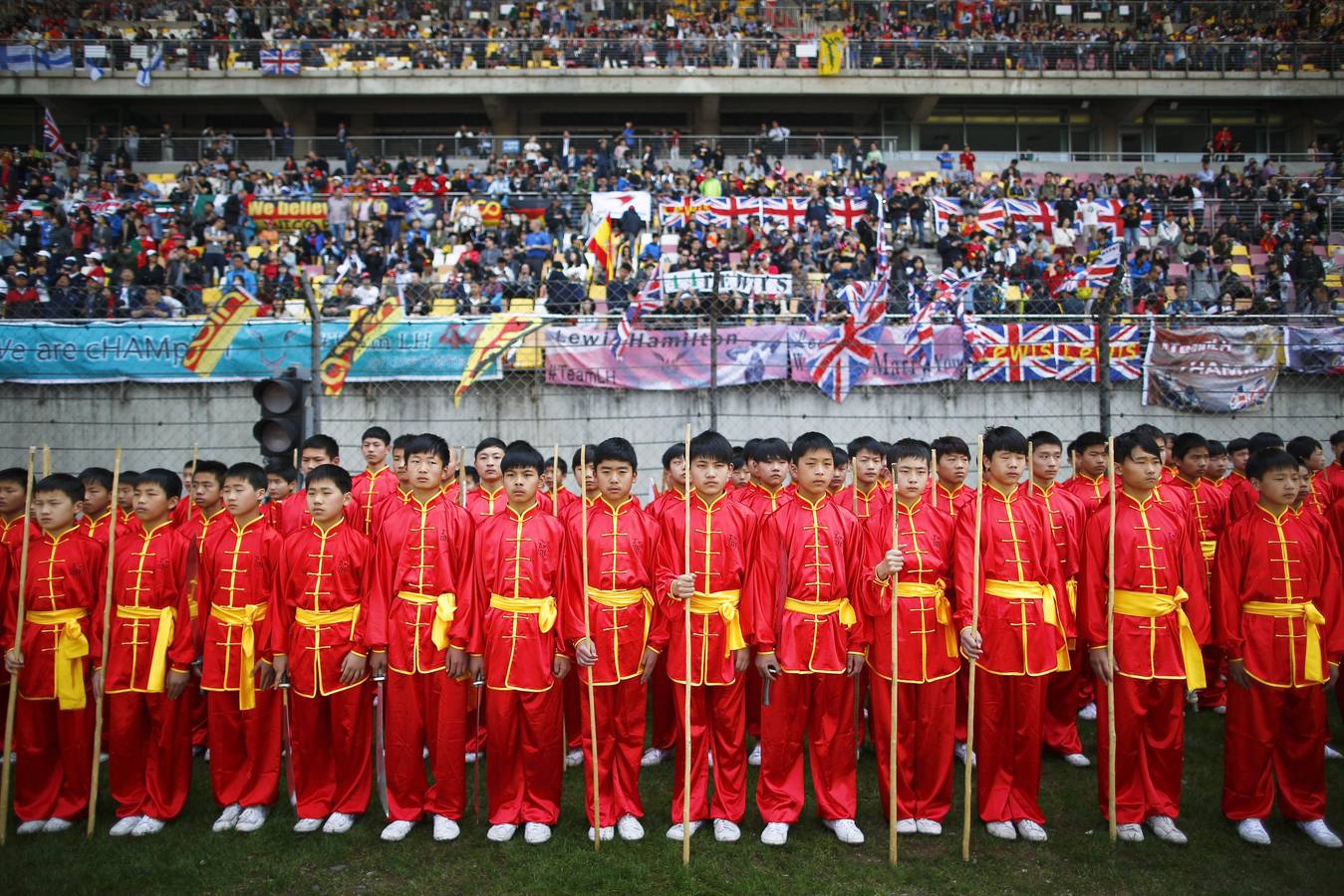 Hamilton gana en Shanghái