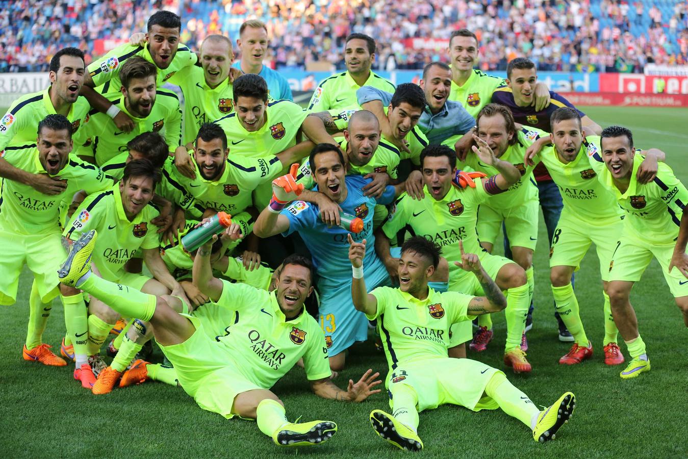 Domingo, 17 de mayo: El Fútbol Club Barcelona se proclama campeón de liga en la jornada 37 frente al Atlético de Madrid, al vencer en el Vicente Calderón por 0-1. Fotografías: Agencias.